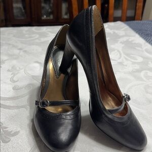 Michelle D black Mary Jane style heels. Size 7M
